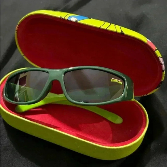 Kids’ Ninja Turtles Sunglasses with Case - Picture 1 of 5